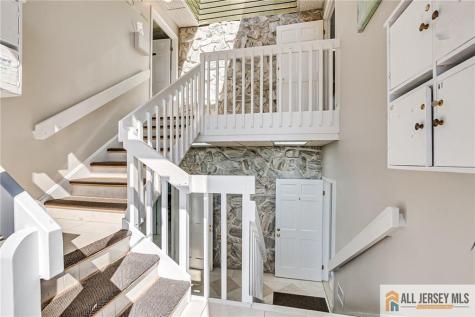 894 Green Street Iselin NJ 08830