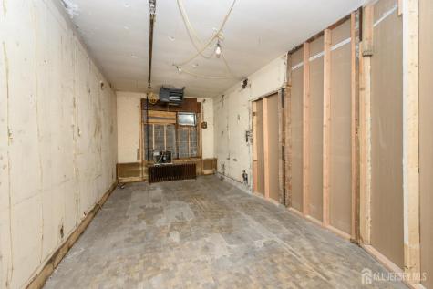 172 Lyon Street Paterson NJ 07524