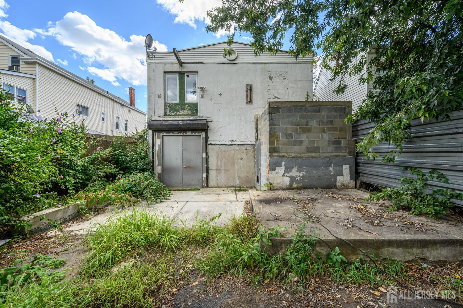 172 Lyon Street Paterson NJ 07524
