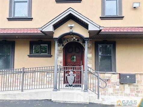 1914 Oak Tree Road Edison NJ 08820