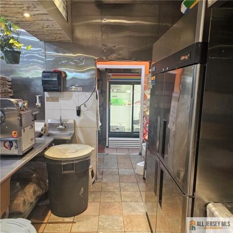 518 Old Post Road Edison NJ 08817