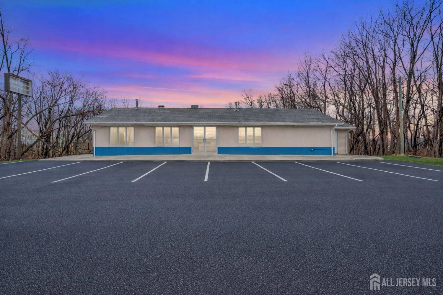 320 State Route 33 Manalapan NJ 07726
