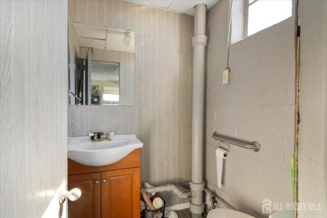 690 Rahway Avenue Woodbridge Proper NJ 07095