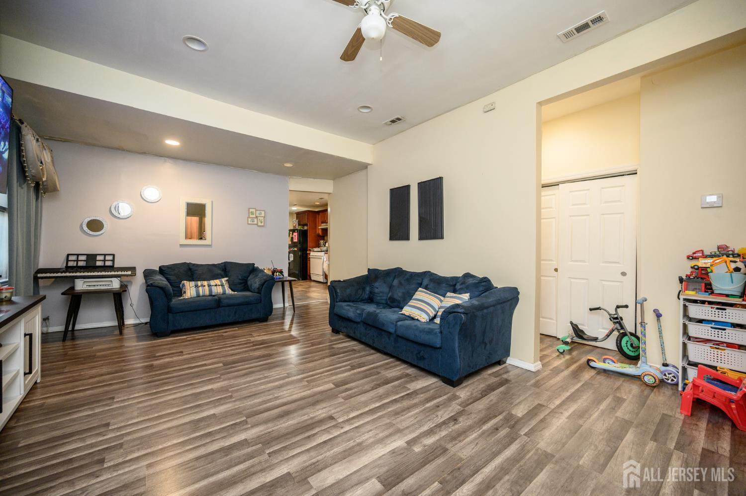 294 Orange Street Newark NJ 07103