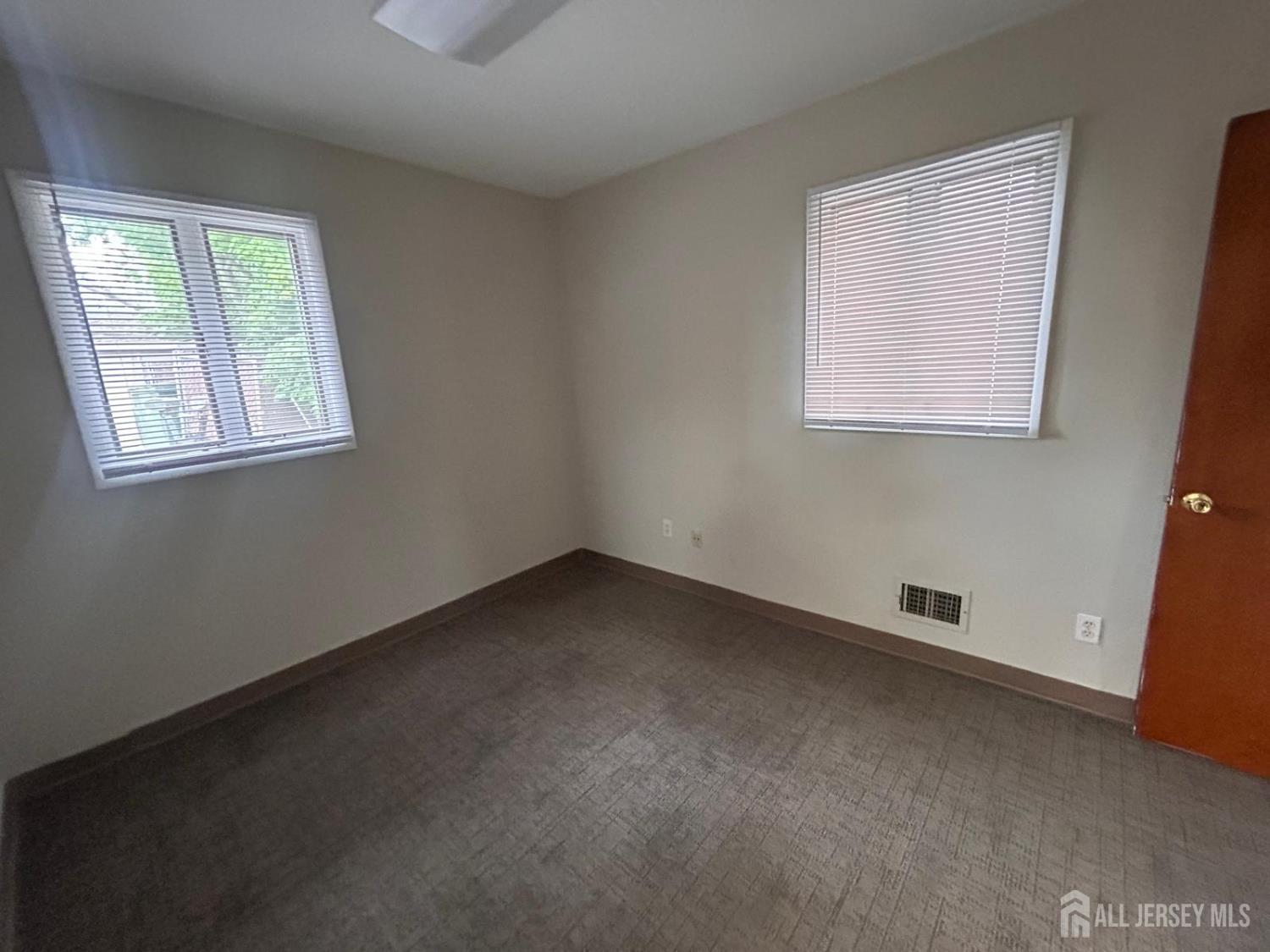 6 Moyse Place Edison NJ 08820