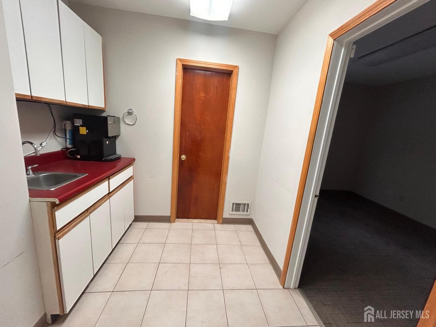 6 Moyse Place Edison NJ 08820