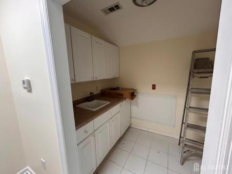 6 Moyse Place Edison NJ 08820
