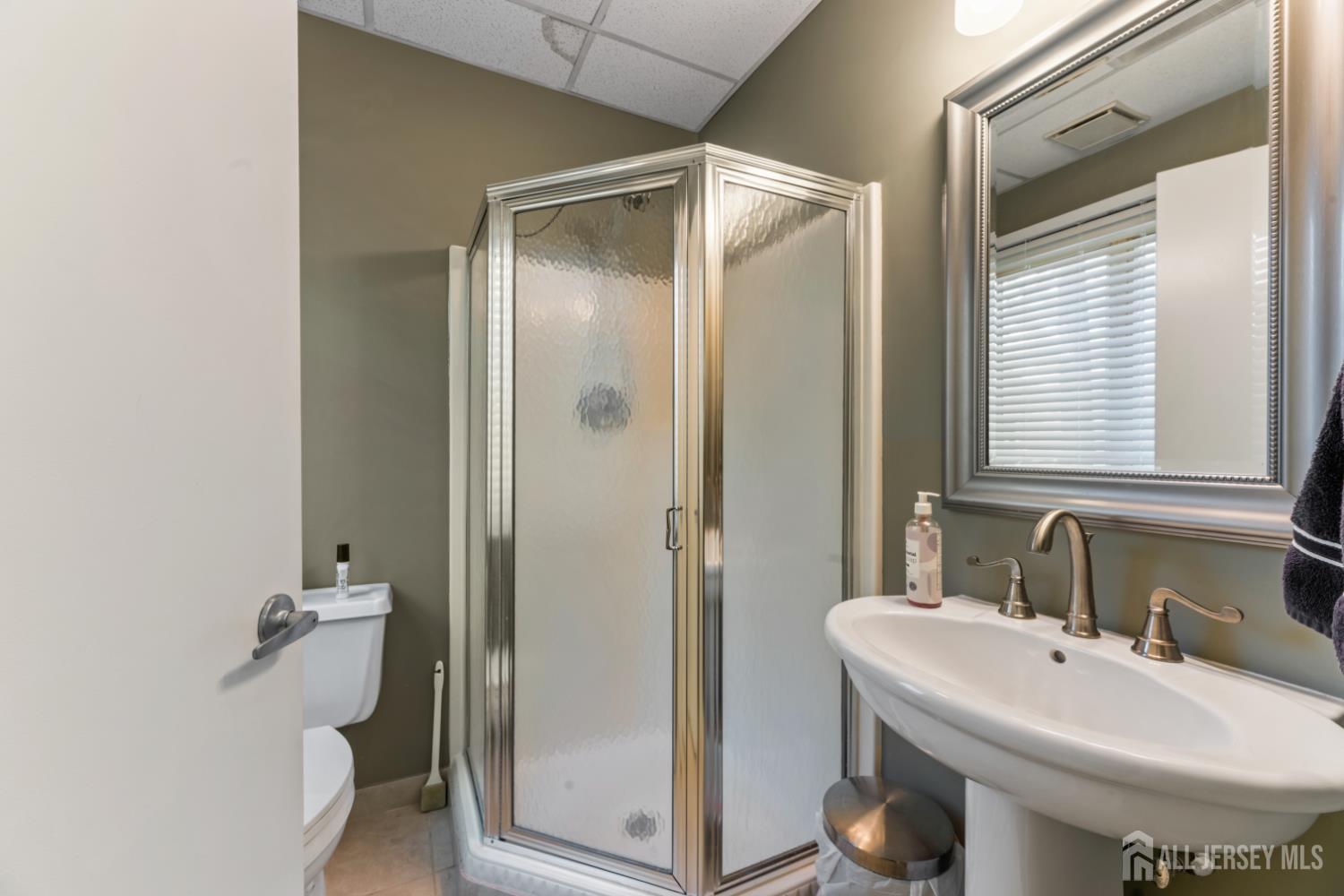 11 Clyde Road Franklin NJ 08873