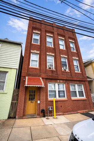 802 3RD Avenue Elizabeth NJ 07202