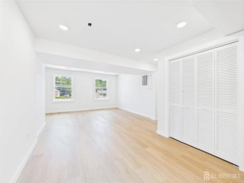 10 W Railroad Avenue W Jamesburg NJ 08831