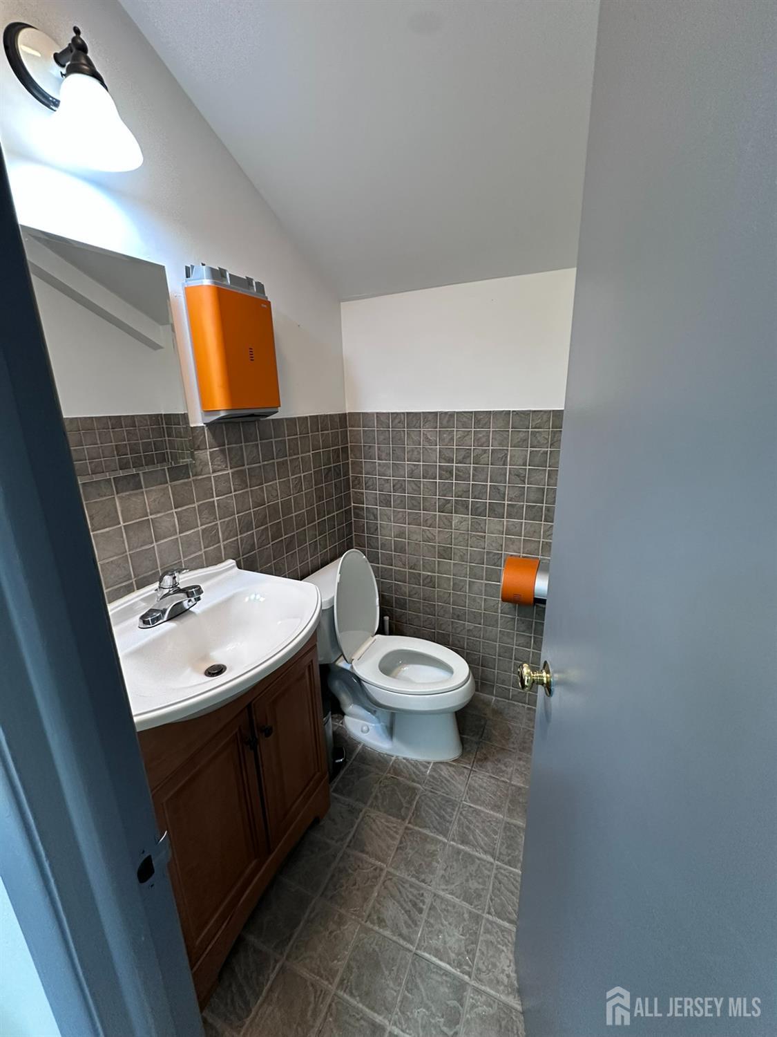 107 Stuyvesant Avenue Lyndhurst NJ 07071