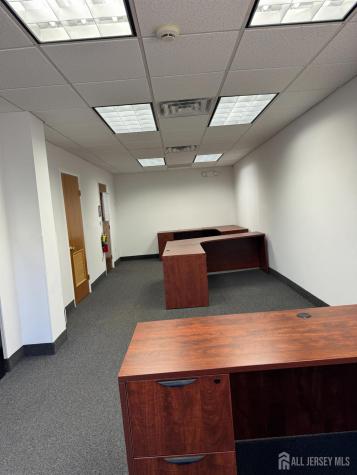 76 Main Street Woodbridge Proper NJ 07095