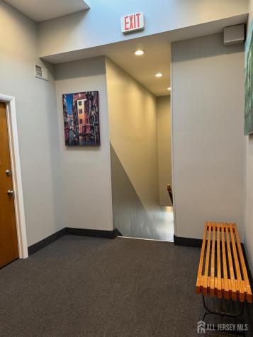 76 Main Street Woodbridge Proper NJ 07095