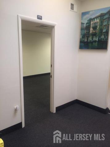 76 Main Street Woodbridge Proper NJ 07095