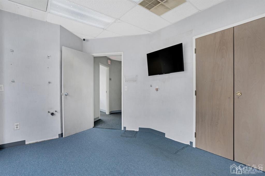 1656 Oak Tree Road Edison NJ 08820