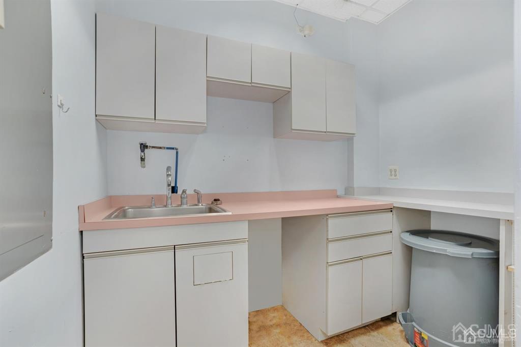 1656 Oak Tree Road Edison NJ 08820