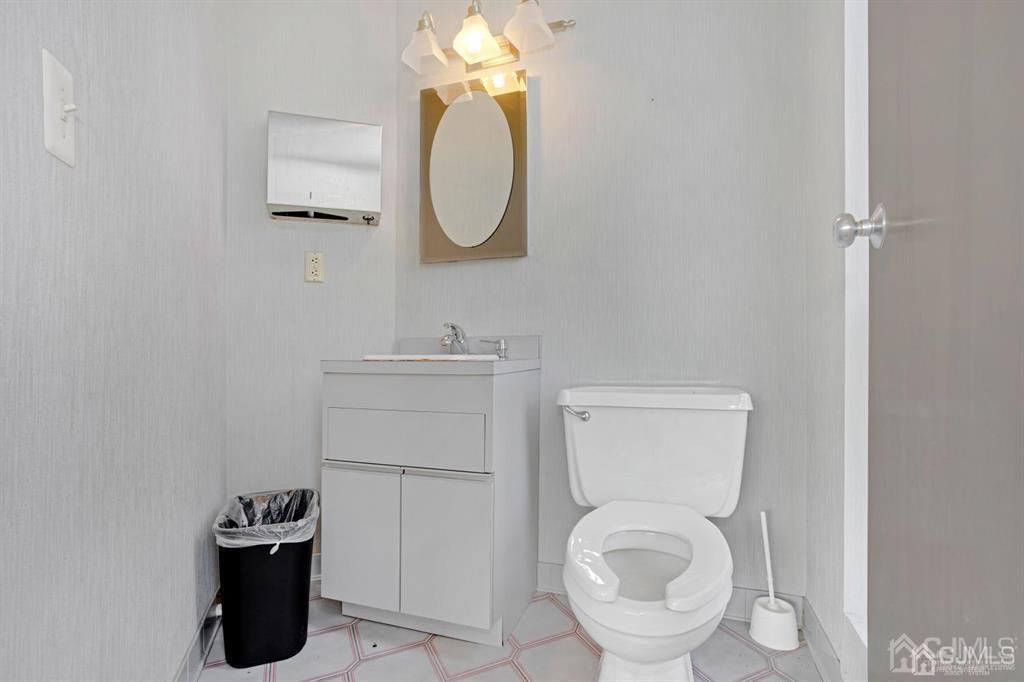 1656 Oak Tree Road Edison NJ 08820
