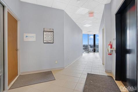 1656 Oak Tree Road Edison NJ 08820
