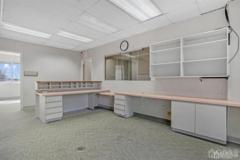 1656 Oak Tree Road Edison NJ 08820