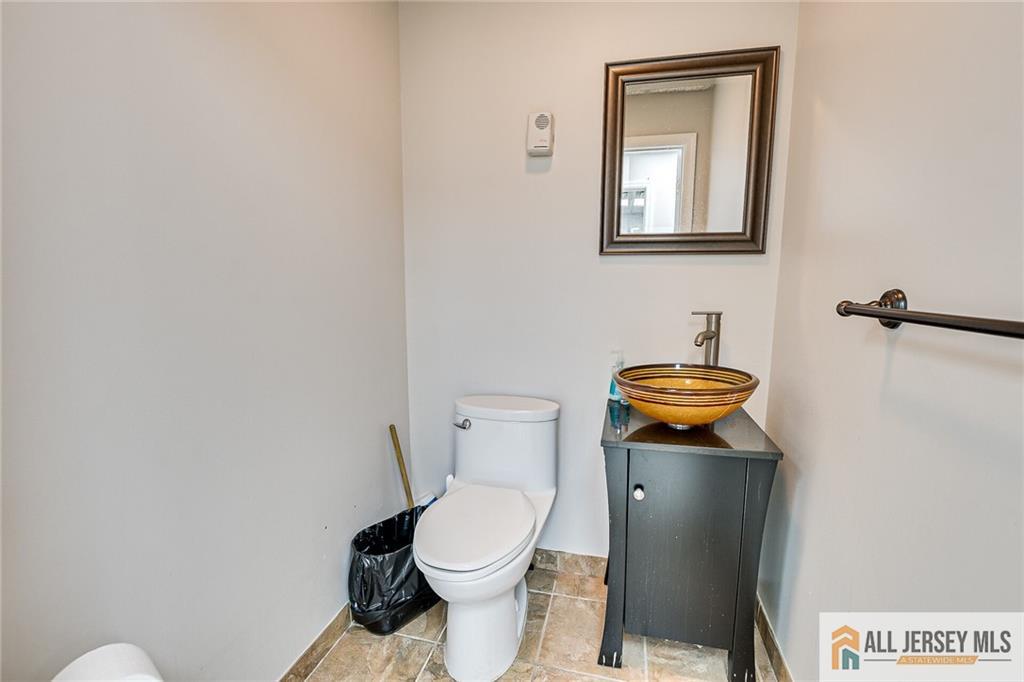894 Green Street Iselin NJ 08830