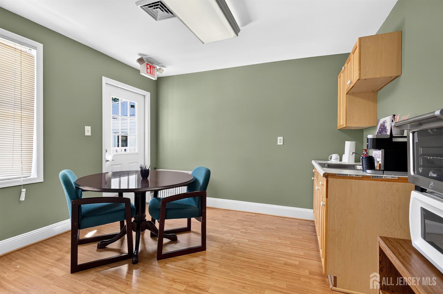 29 E Railroad Avenue E Jamesburg NJ 08831