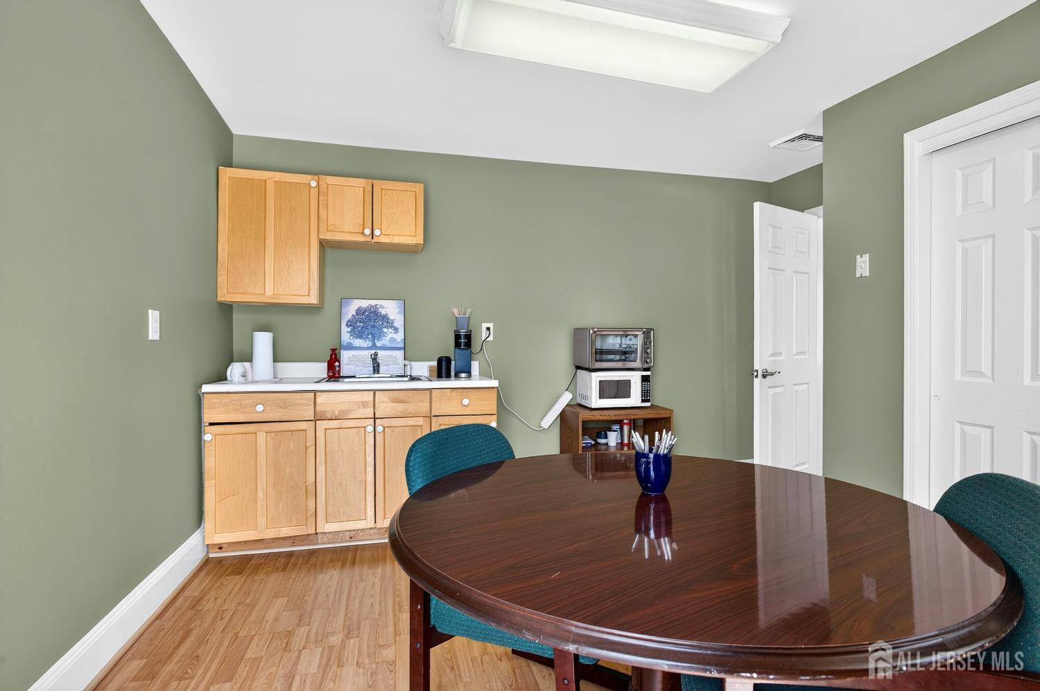 29 E Railroad Avenue E Jamesburg NJ 08831