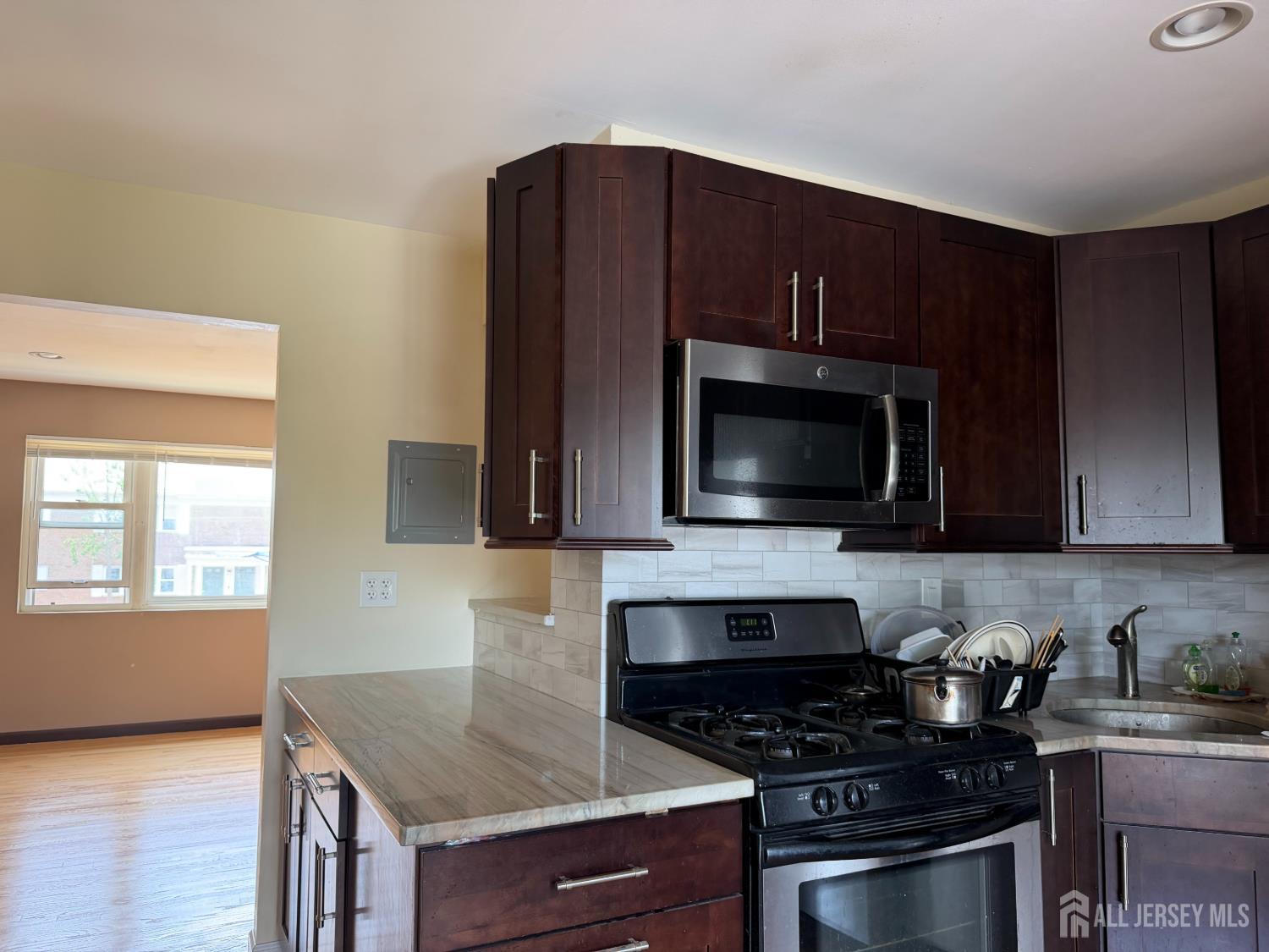 160 Evergreen Road Edison NJ 08837