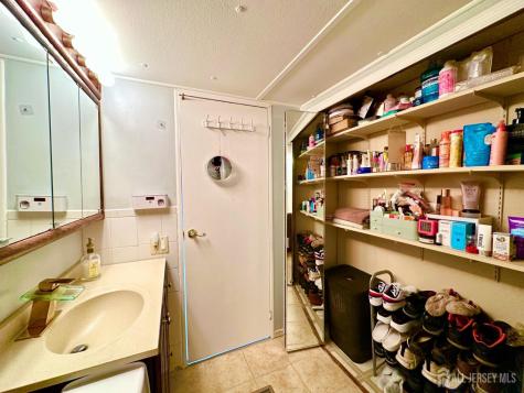 26 Dalbert Street Carteret NJ 07008