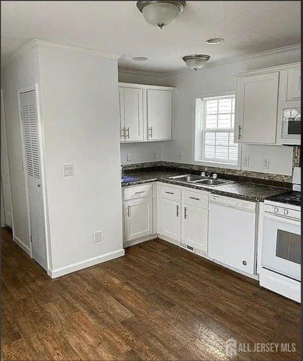62 Freddie Avenue Avenel NJ 07001