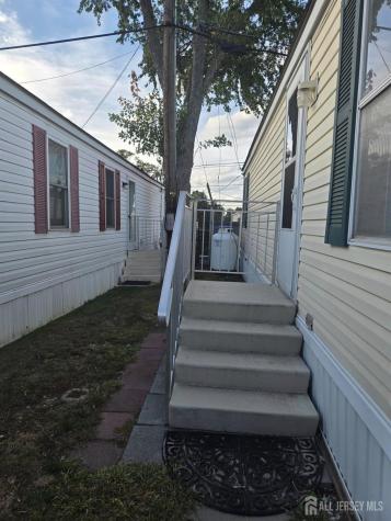 8 3RD Street Avenel NJ 07001