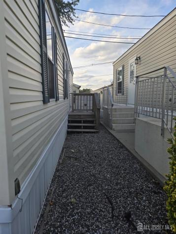8 3RD Street Avenel NJ 07001