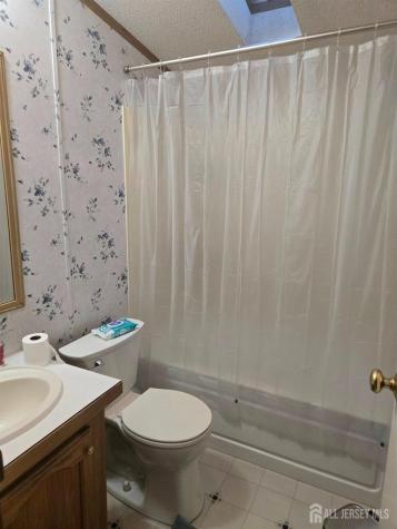 8 3RD Street Avenel NJ 07001