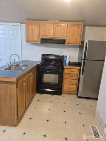 8 3RD Street Avenel NJ 07001