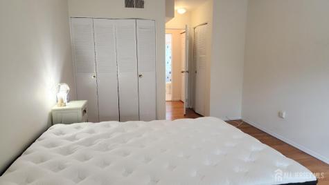 182 Evergreen Road Edison NJ 08837