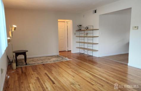 182 Evergreen Road Edison NJ 08837