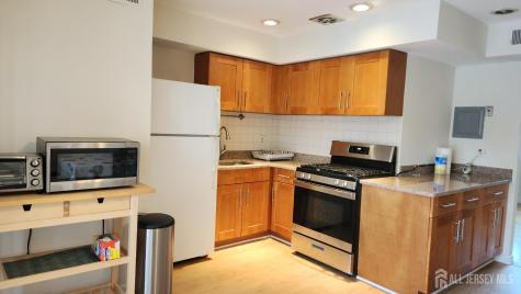 182 Evergreen Road Edison NJ 08837