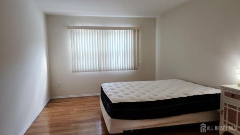 182 Evergreen Road Edison NJ 08837