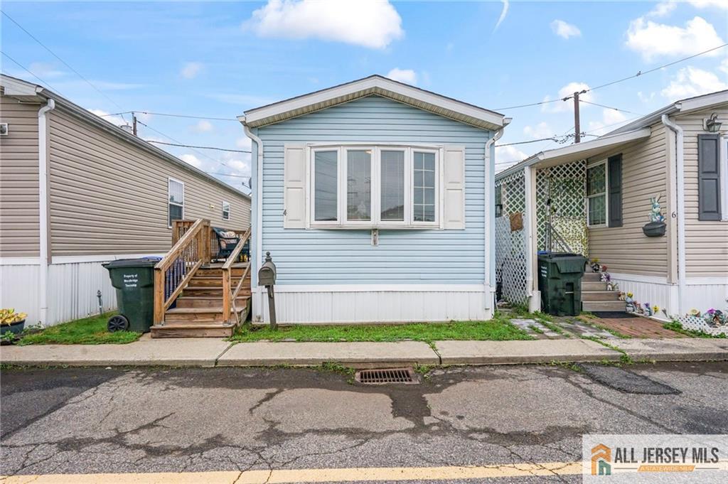 4 Jessie Lane Avenel NJ 07001