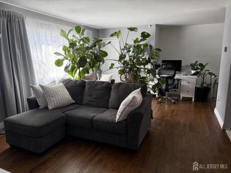 160 Evergreen Road Edison NJ 08837