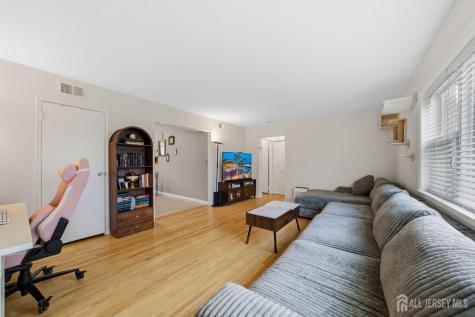 187 Evergreen Road Edison NJ 08837