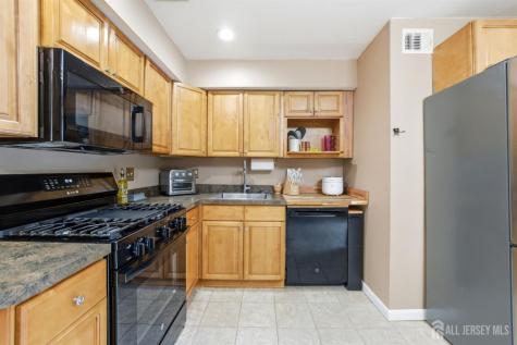 187 Evergreen Road Edison NJ 08837