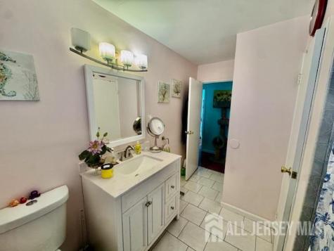88 Fox Road Edison NJ 08817