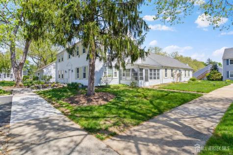 27 Bradford Lane Monroe NJ 08831