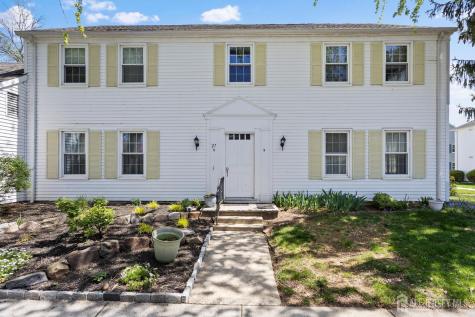 27 Bradford Lane Monroe NJ 08831