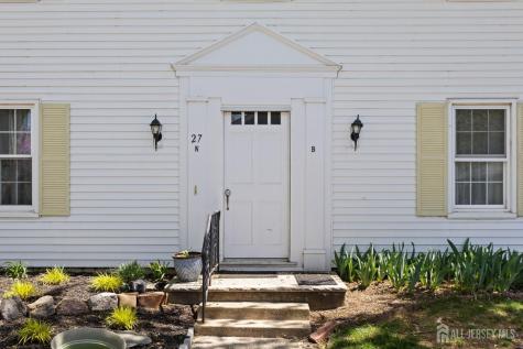 27 Bradford Lane Monroe NJ 08831