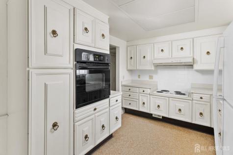 27 Bradford Lane Monroe NJ 08831