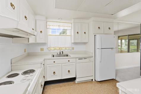 27 Bradford Lane Monroe NJ 08831