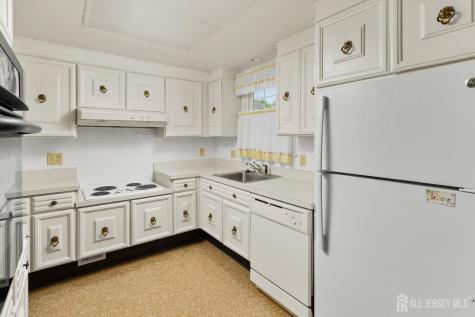 27 Bradford Lane Monroe NJ 08831