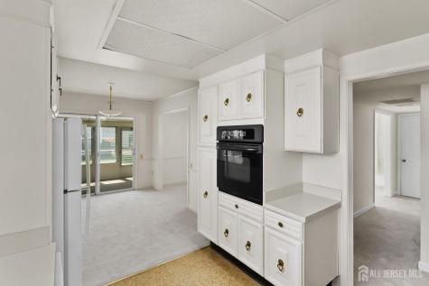27 Bradford Lane Monroe NJ 08831