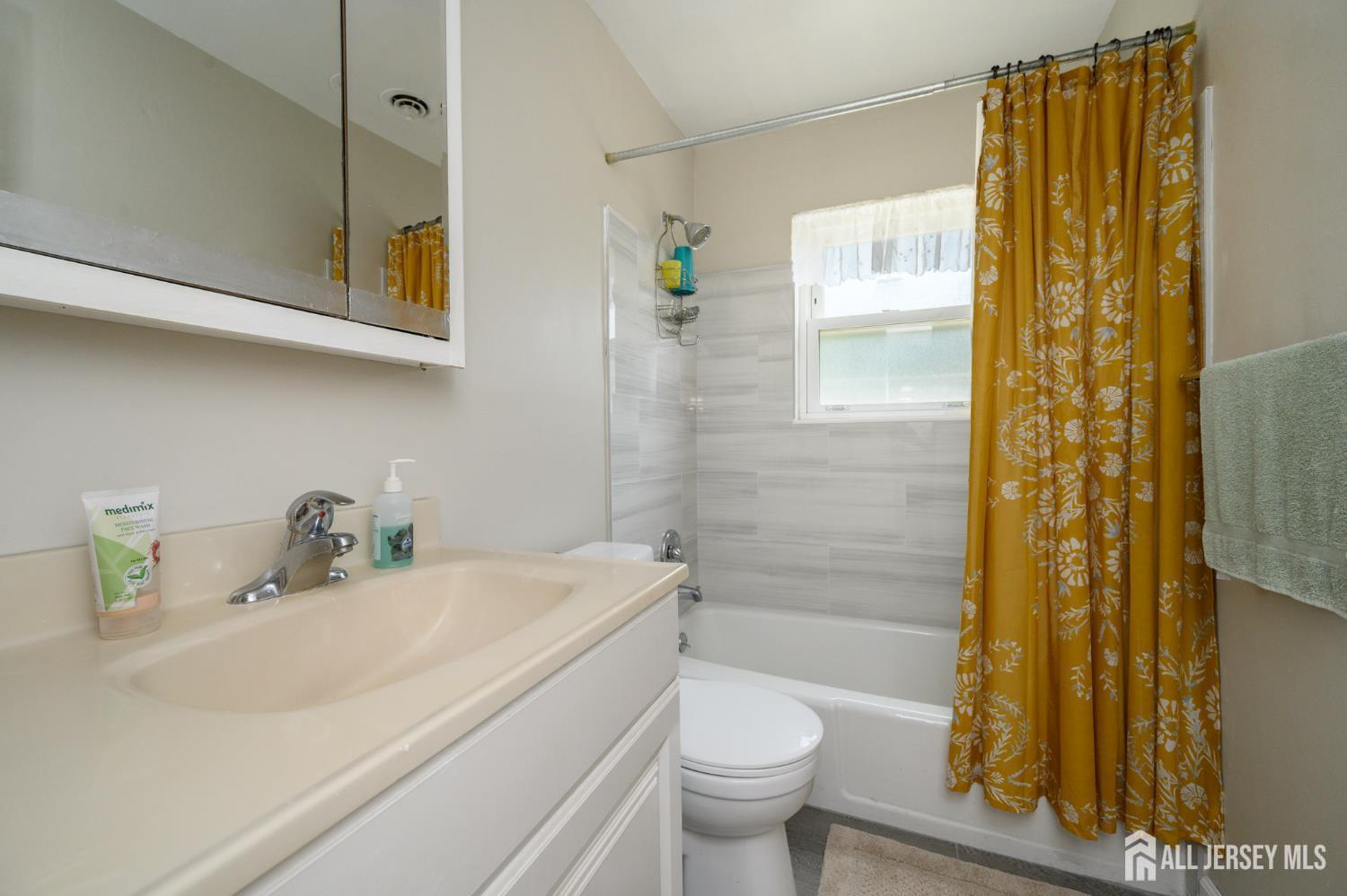 32 Judson Street Edison NJ 08837